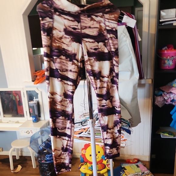 Abstract Patterned Leggings - Picture 1 of 3